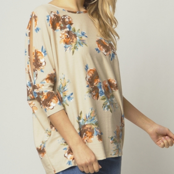💛Beige Sand Floral Split Sleeve Top - Picture 4 of 5